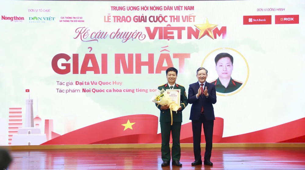 Viết về khát vọng đưa âm nhạc Việt vươn ra thế giới, ca sĩ Tùng Dương lần đầu đoạt giải tại cuộc thi viết - Ảnh 3.