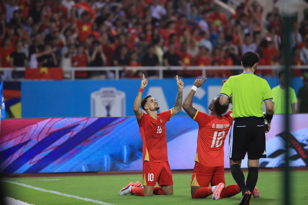 Thủ môn Thái Lan Chatchai lên tiếng sau pha phản lưới trước ĐT Việt Nam ở chung kết ASEAN Cup - Ảnh 4.