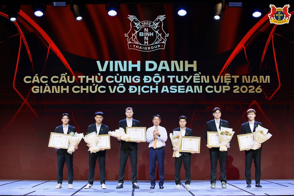 Ninh Bình FC xuất quân mùa giải mới: Dàn tuyển thủ sẵn sàng cho cuộc đua vô địch V-League - Ảnh 2.