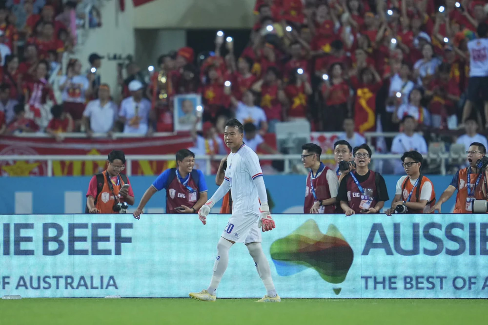 Thủ môn Thái Lan Chatchai lên tiếng sau pha phản lưới trước ĐT Việt Nam ở chung kết ASEAN Cup - Ảnh 1.
