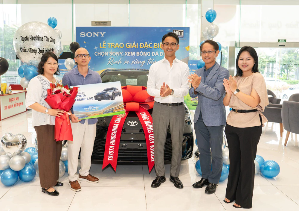 Sony trao Toyota Camry hơn 1,2 tỷ đồng cho khách hàng may mắn, khép lại mùa khuyến mại lớn nhất năm - Ảnh 1.