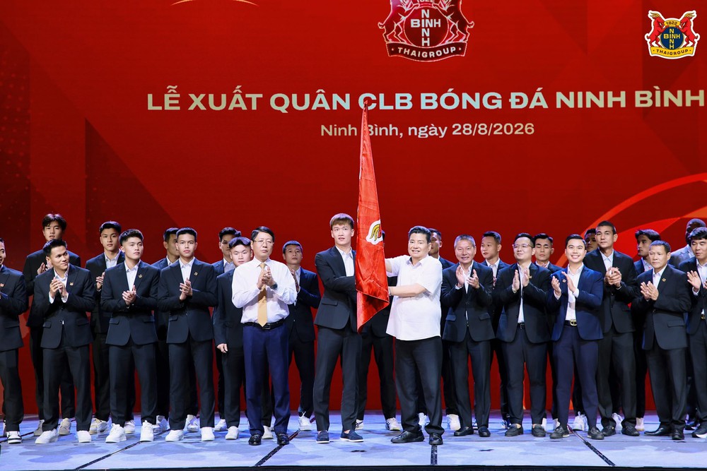 Ninh Bình FC xuất quân mùa giải mới: Dàn tuyển thủ sẵn sàng cho cuộc đua vô địch V-League - Ảnh 1.