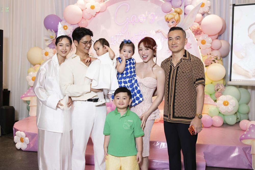 Sao Việt dự sự kiện ngập sắc hồng mừng con gái Ngô Thanh Vân tròn 1 tuổi - Ảnh 4. Sao Việt dự sự kiện ngập sắc hồng mừng con gái Ngô Thanh Vân tròn 1 tuổi - Ảnh 4.
