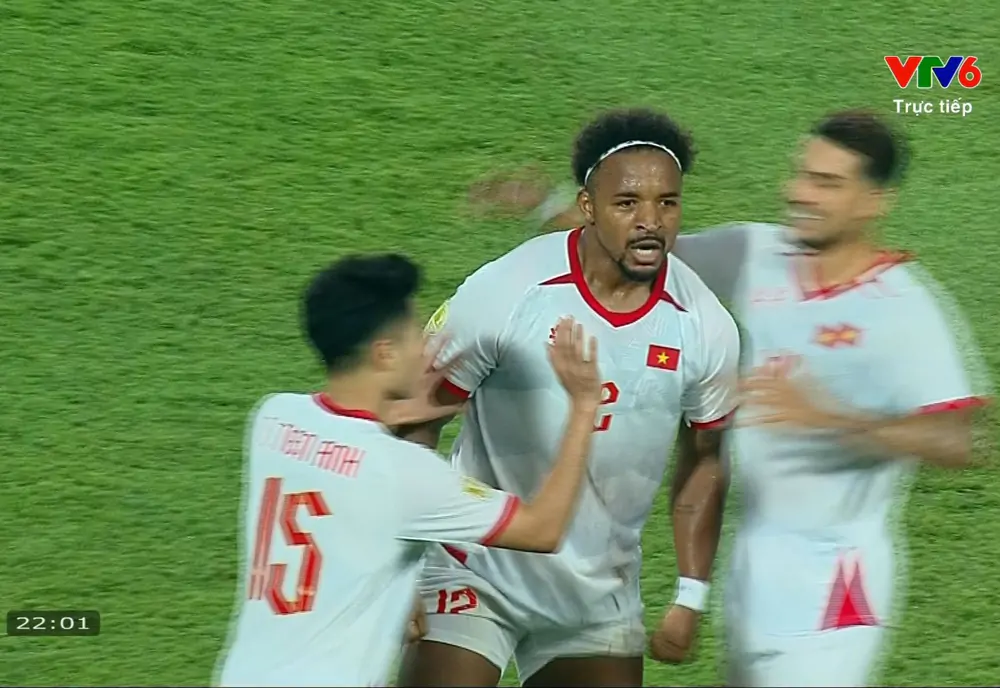 TRỰC TIẾP bóng đá Việt Nam vs Indonesia: Xuân Son ghi bàn (H2, 3-0) - Ảnh 3. TRỰC TIẾP bóng đá Việt Nam vs Indonesia: Xuân Son ghi bàn (H2, 3-0) - Ảnh 3.