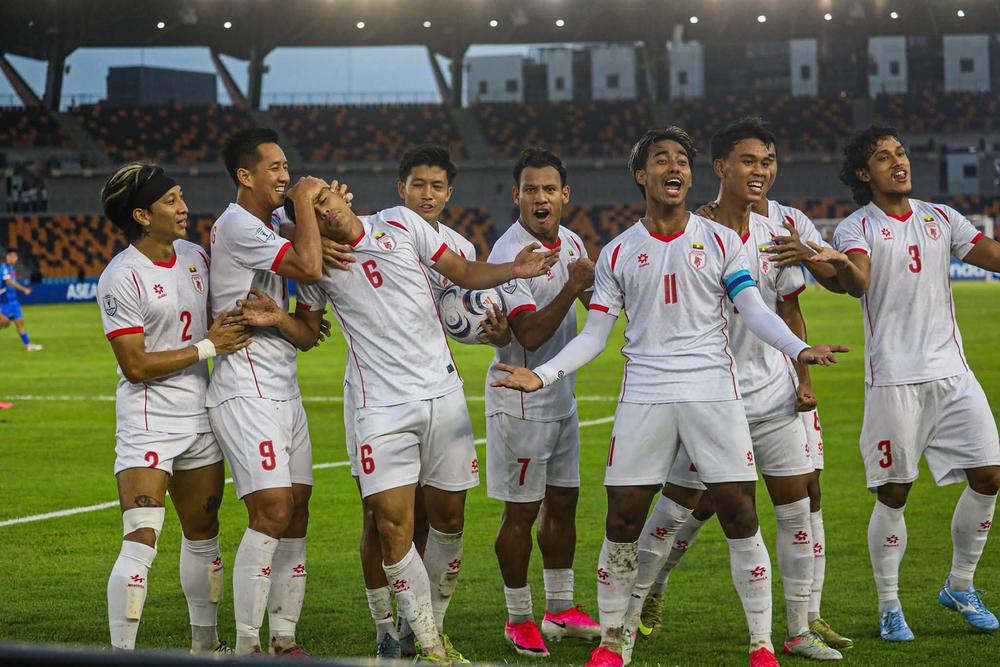 17h00 ngày 4/8, sân Thuwunna, Myanmar-Lào: Chiến thắng để nuôi hy vọng - Ảnh 1. 17h00 ngày 4/8, sân Thuwunna, Myanmar-Lào: Chiến thắng để nuôi hy vọng - Ảnh 1.