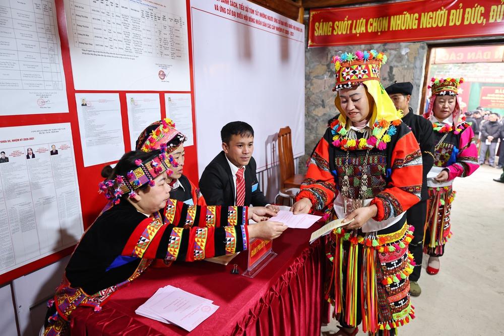 Chuẩn mực con người Việt Nam trong kỷ nguyên mới (Kỳ 5 & hết): Đưa giá trị chuẩn mực từ nghị quyết vào đời sống - Ảnh 3. Chuẩn mực con người Việt Nam trong kỷ nguyên mới (Kỳ 5 & hết): Đưa giá trị chuẩn mực từ nghị quyết vào đời sống - Ảnh 3.