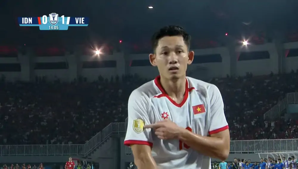 Thành Long kiến tạo, Hai Long ghi bàn, và HLV Kim Sang Sik là một đạo diễn tài ba - Ảnh 3. Thành Long kiến tạo, Hai Long ghi bàn, và HLV Kim Sang Sik là một đạo diễn tài ba - Ảnh 3.