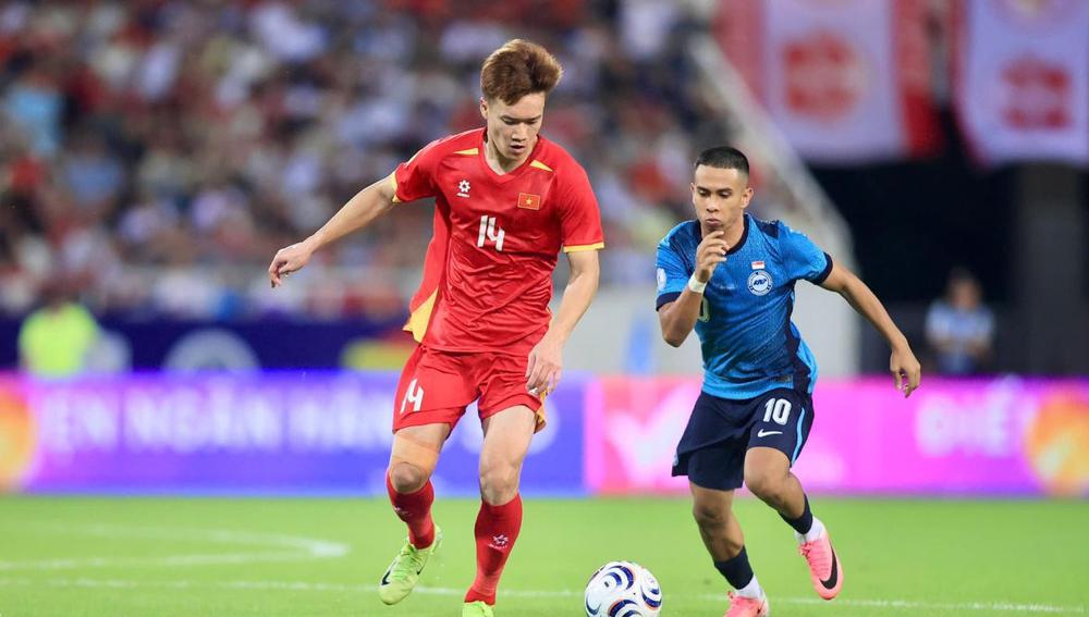 ASEAN Cup 2026: Việt Nam cần Thành Long để thắng Indonesia - Ảnh 1. ASEAN Cup 2026: Việt Nam cần Thành Long để thắng Indonesia - Ảnh 1.