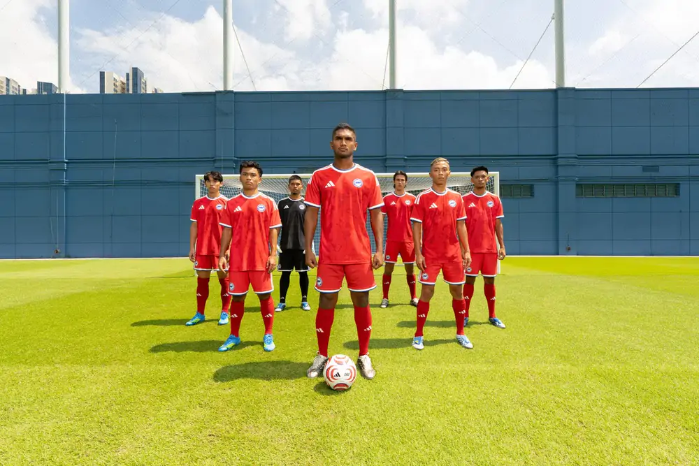 ĐT Singapore đổi áo đấu ngay giữa thềm ASEAN Cup 2026, công nghệ sản xuất tương đương "ông lớn" World Cup - Ảnh 1. ĐT Singapore đổi áo đấu ngay giữa thềm ASEAN Cup 2026, công nghệ sản xuất tương đương "ông lớn" World Cup - Ảnh 1.