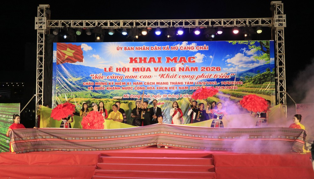 Lễ hội Mùa vàng với chủ đề Sắc vàng non cao - Khát vọng phát triển - Ảnh 2. Lễ hội Mùa vàng với chủ đề Sắc vàng non cao - Khát vọng phát triển - Ảnh 2.