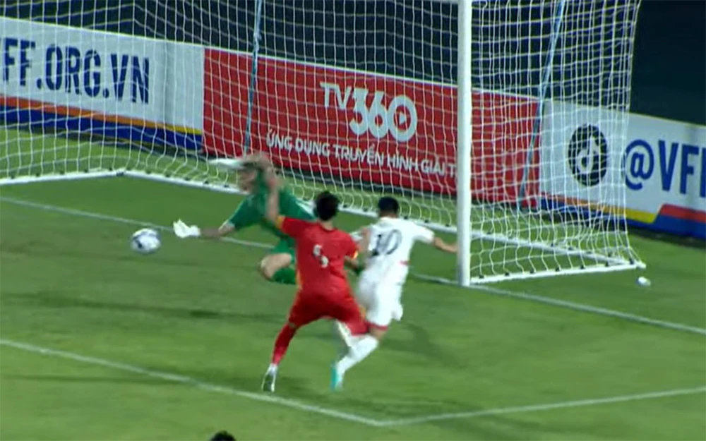 TRỰC TIẾP bóng đá Việt Nam vs Triều Tiên (0-3, hiệp 2): Chủ nhà thủng lưới liên tiếp - Ảnh 8. TRỰC TIẾP bóng đá Việt Nam vs Triều Tiên (0-3, hiệp 2): Chủ nhà thủng lưới liên tiếp - Ảnh 8.