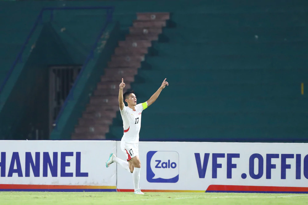 TRỰC TIẾP bóng đá Việt Nam vs Triều Tiên (0-3, hiệp 2): Chủ nhà thủng lưới liên tiếp - Ảnh 7. TRỰC TIẾP bóng đá Việt Nam vs Triều Tiên (0-3, hiệp 2): Chủ nhà thủng lưới liên tiếp - Ảnh 7.