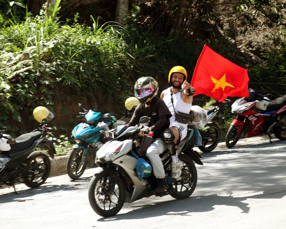 Những khoảnh khắc đáng nhớ trong hành trình khám phá vùng cực Bắc Tổ quốc - Ảnh 2.