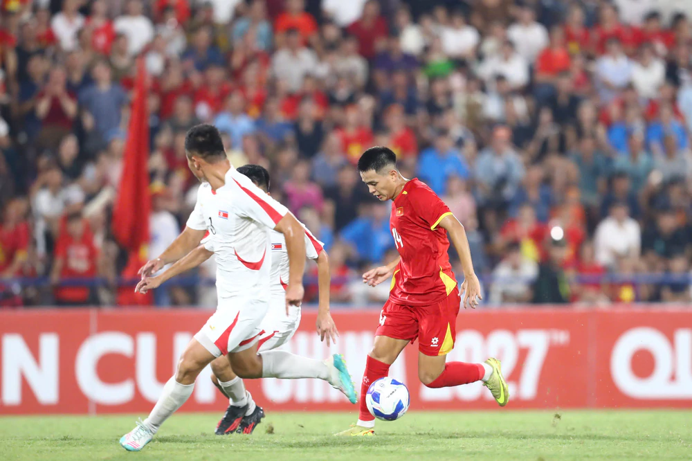 Thua đậm U20 Triều Tiên, U20 Việt Nam xếp cuối bảng sau lượt trận đầu vòng loại U20 châu Á 2027 - Ảnh 2. Thua đậm U20 Triều Tiên, U20 Việt Nam xếp cuối bảng sau lượt trận đầu vòng loại U20 châu Á 2027 - Ảnh 2.