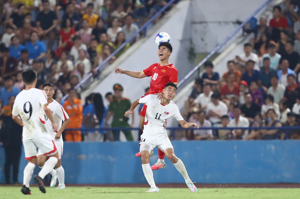 Sau ánh hào quang ASEAN Cup, bóng đá trẻ Việt Nam cần một lần nhìn lại - Ảnh 1. Sau ánh hào quang ASEAN Cup, bóng đá trẻ Việt Nam cần một lần nhìn lại - Ảnh 1.