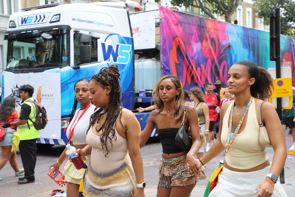 Lễ hội Văn hóa vùng Caribe tại Anh - Notting Hill Carnival 2026 - Ảnh 8. Lễ hội Văn hóa vùng Caribe tại Anh - Notting Hill Carnival 2026 - Ảnh 8.