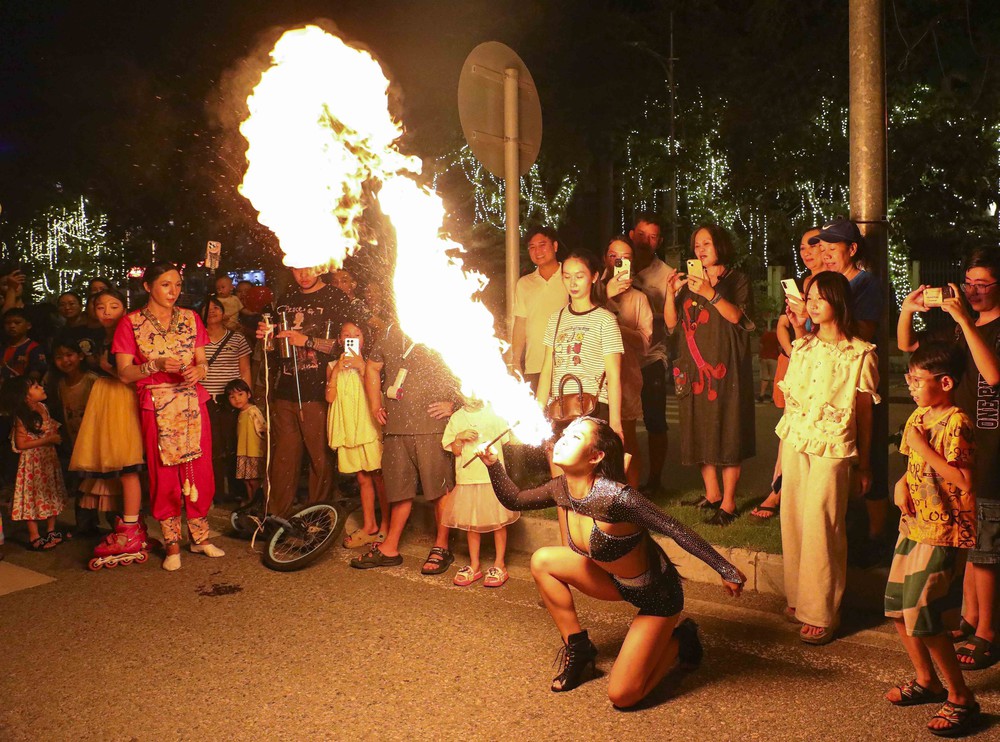 Rộn ràng “Vũ điệu đường phố” tại Festival Dân vũ Quốc tế Điện Biên 2026 - Ảnh 8. Rộn ràng “Vũ điệu đường phố” tại Festival Dân vũ Quốc tế Điện Biên 2026 - Ảnh 8.