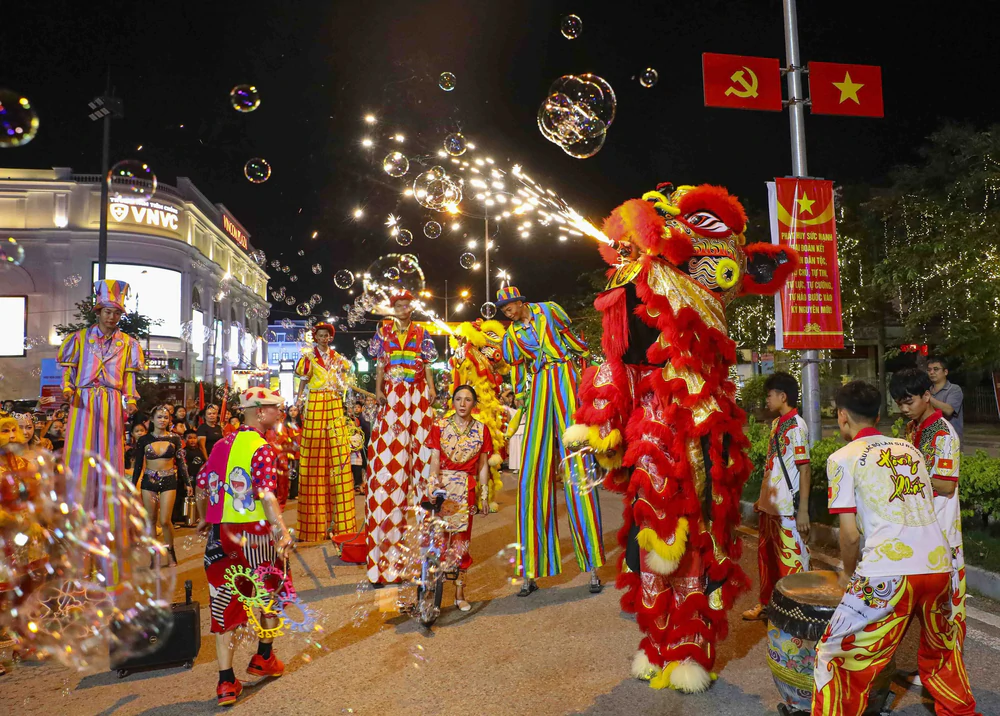 Rộn ràng “Vũ điệu đường phố” tại Festival Dân vũ Quốc tế Điện Biên 2026 - Ảnh 1. Rộn ràng “Vũ điệu đường phố” tại Festival Dân vũ Quốc tế Điện Biên 2026 - Ảnh 1.