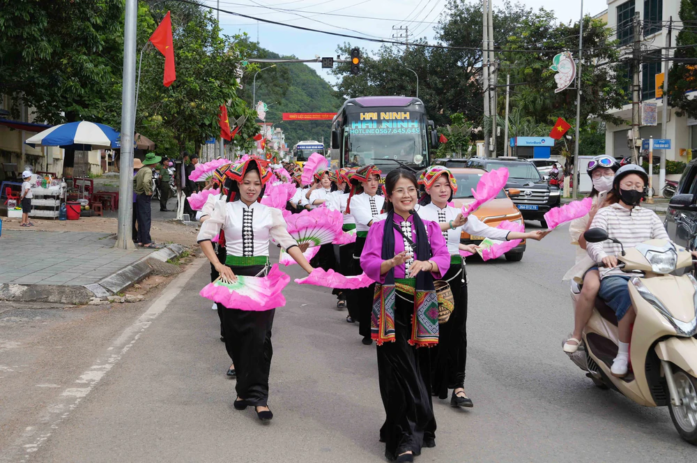 Sơn La: Nhiều hoạt động văn hóa - du lịch diễn ra trên cao nguyên Mộc Châu dịp Quốc khánh 2/9 - Ảnh 4.