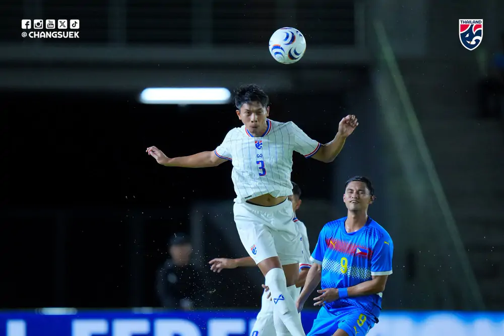 TRỰC TIẾP bóng đá Philippines 0-0 Thái Lan (Hiệp 1): Ăn miếng trả miếng - Ảnh 4. TRỰC TIẾP bóng đá Philippines 0-0 Thái Lan (Hiệp 1): Ăn miếng trả miếng - Ảnh 4.
