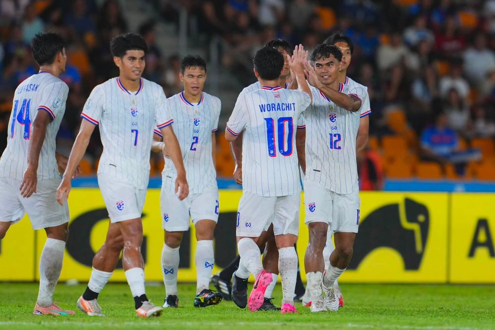 Cục diện ASEAN Cup 2026: Toàn thắng cả 3 trận, ĐT Thái Lan vẫn có thể bị loại - Ảnh 2. Cục diện ASEAN Cup 2026: Toàn thắng cả 3 trận, ĐT Thái Lan vẫn có thể bị loại - Ảnh 2.