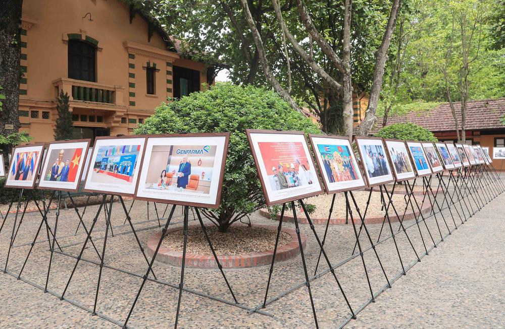 Trưng bày tư liệu "Chủ tịch Hồ Chí Minh - Tổng tư lệnh Fidel Castro: Nghĩa tình son sắt đặc biệt" - Ảnh 7. Trưng bày tư liệu "Chủ tịch Hồ Chí Minh - Tổng tư lệnh Fidel Castro: Nghĩa tình son sắt đặc biệt" - Ảnh 7.