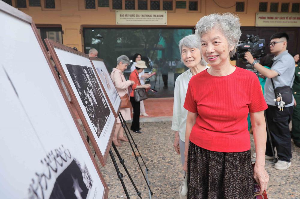 Trưng bày tư liệu "Chủ tịch Hồ Chí Minh - Tổng tư lệnh Fidel Castro: Nghĩa tình son sắt đặc biệt" - Ảnh 12. Trưng bày tư liệu "Chủ tịch Hồ Chí Minh - Tổng tư lệnh Fidel Castro: Nghĩa tình son sắt đặc biệt" - Ảnh 12.