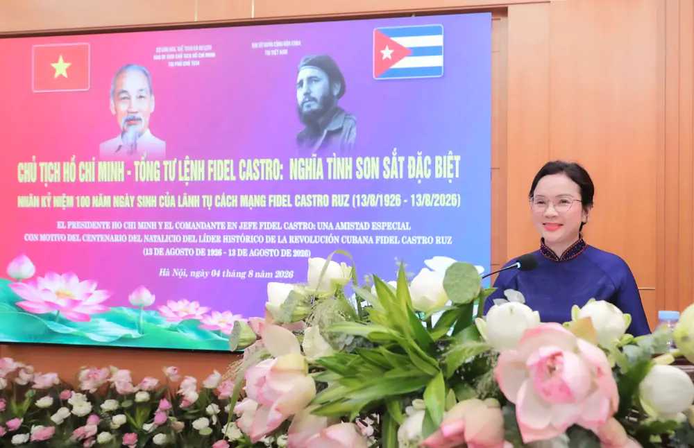 Trưng bày tư liệu "Chủ tịch Hồ Chí Minh - Tổng tư lệnh Fidel Castro: Nghĩa tình son sắt đặc biệt" - Ảnh 2. Trưng bày tư liệu "Chủ tịch Hồ Chí Minh - Tổng tư lệnh Fidel Castro: Nghĩa tình son sắt đặc biệt" - Ảnh 2.