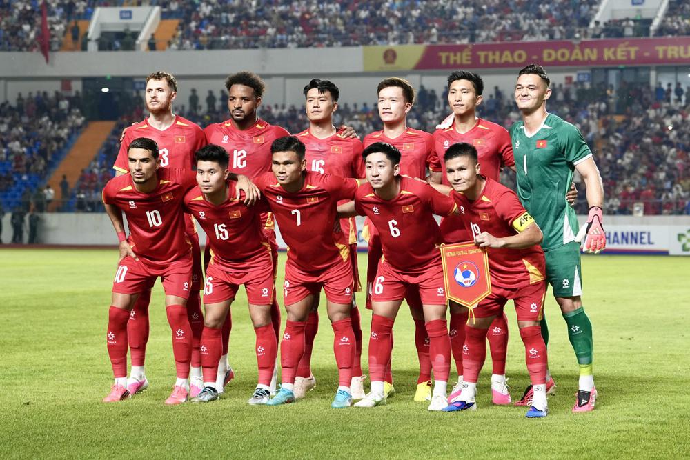 Báo Hàn Quốc: 'HLV Kim Sang Sik làm được điều ông Park Hang Seo chưa từng' - Ảnh 2. Báo Hàn Quốc: 'HLV Kim Sang Sik làm được điều ông Park Hang Seo chưa từng' - Ảnh 2.