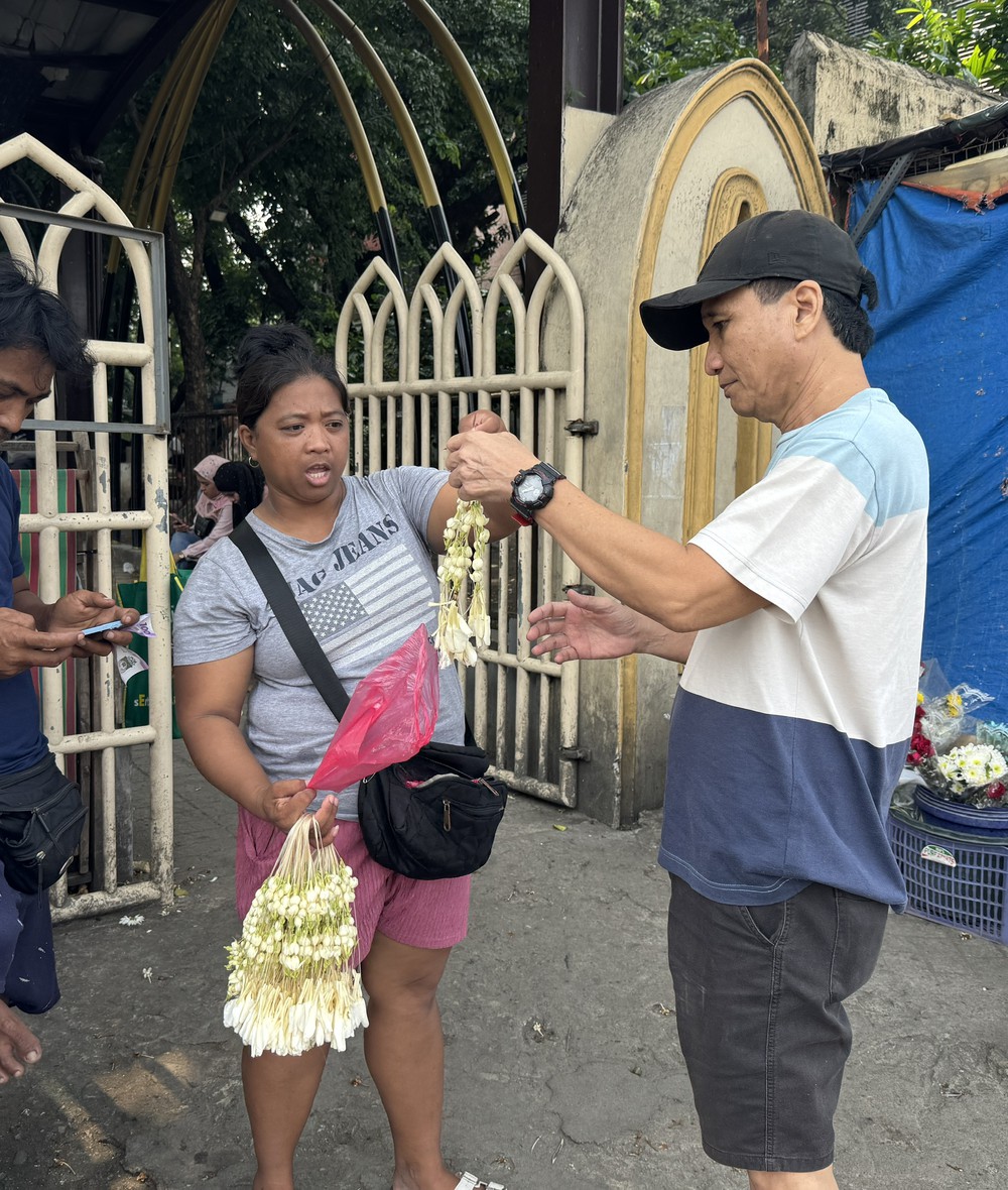 Theo dòng người đến Nhà thờ Baclaran ở Manila - Ảnh 6. Theo dòng người đến Nhà thờ Baclaran ở Manila - Ảnh 6.