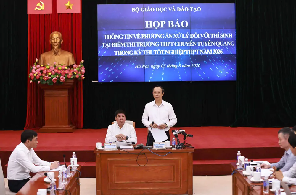 Huỷ kết quả thi và tổ chức thi lại tất cả các môn thi của thí sinh tại điểm thi Trường Trung học Phổ thông Chuyên Tuyên Quang - Ảnh 1.