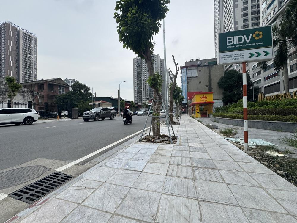 Dự án mở rộng đường Nguyễn Tuân sắp hoàn thành, tăng kết nối khu vực phía Tây Nam Hà Nội - Ảnh 5. Dự án mở rộng đường Nguyễn Tuân sắp hoàn thành, tăng kết nối khu vực phía Tây Nam Hà Nội - Ảnh 5.