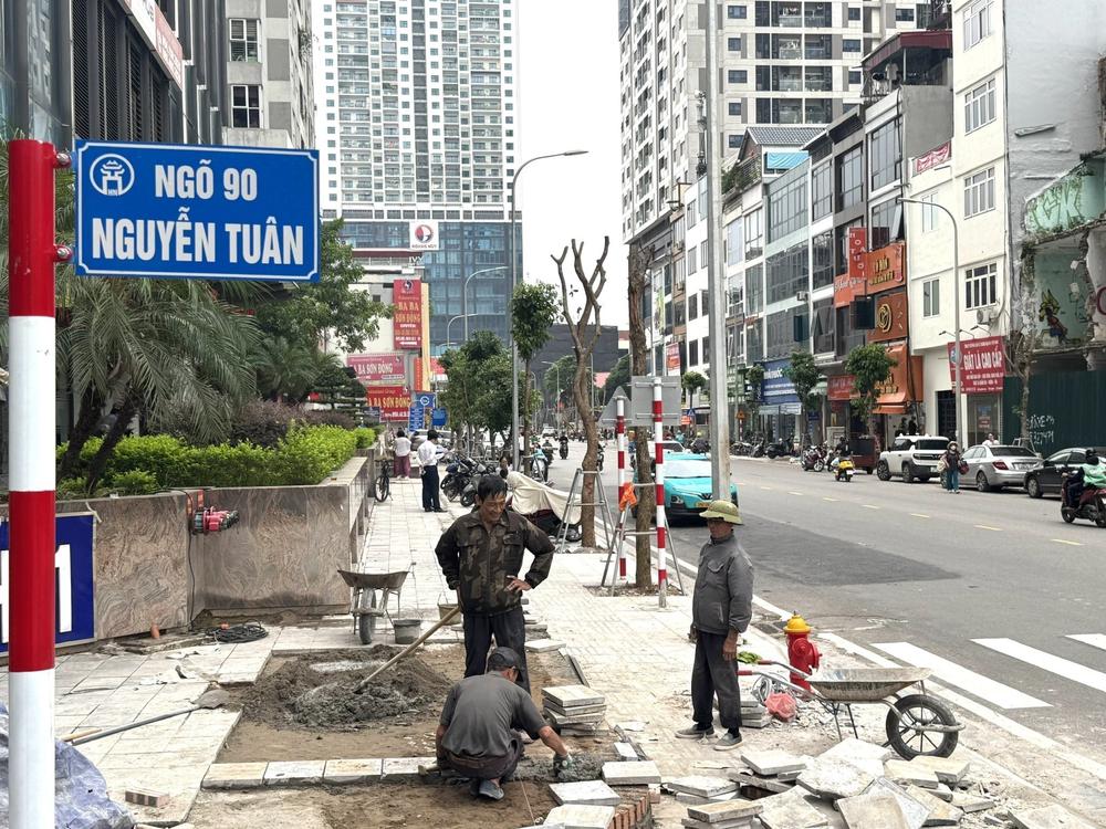 Dự án mở rộng đường Nguyễn Tuân sắp hoàn thành, tăng kết nối khu vực phía Tây Nam Hà Nội - Ảnh 1. Dự án mở rộng đường Nguyễn Tuân sắp hoàn thành, tăng kết nối khu vực phía Tây Nam Hà Nội - Ảnh 1.