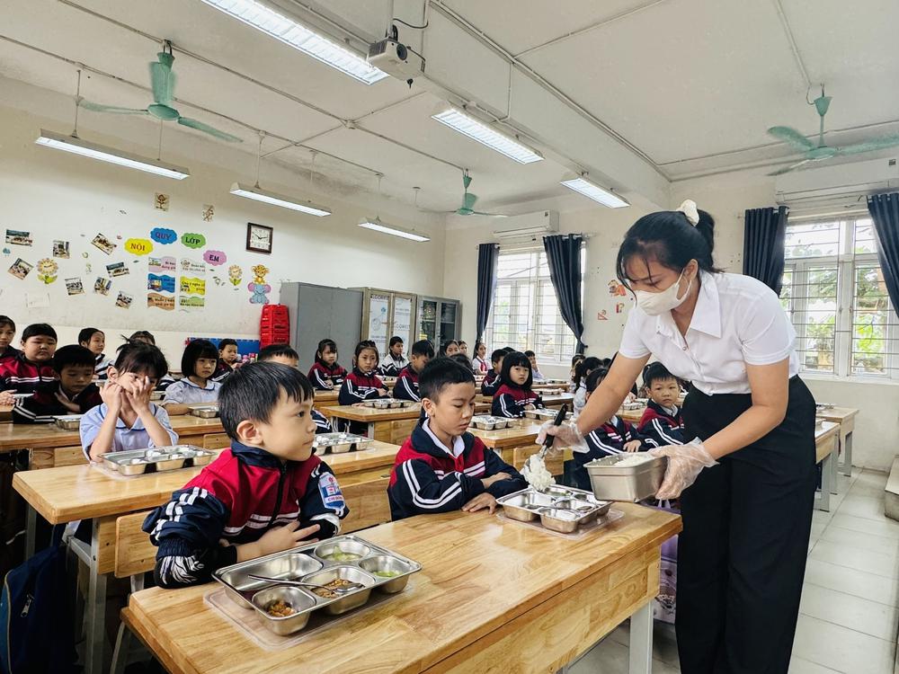 Kiểm soát chặt chẽ, minh bạch bữa ăn bán trú trước thềm năm học mới - Ảnh 2.