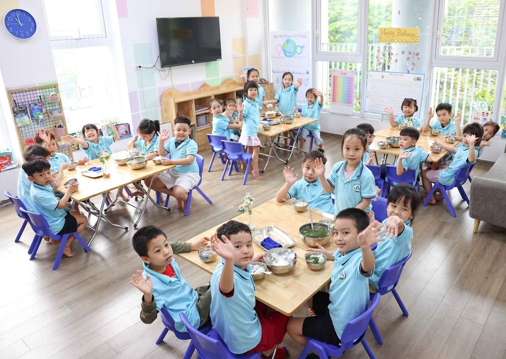 Kiểm soát chặt chẽ, minh bạch bữa ăn bán trú trước thềm năm học mới - Ảnh 1.