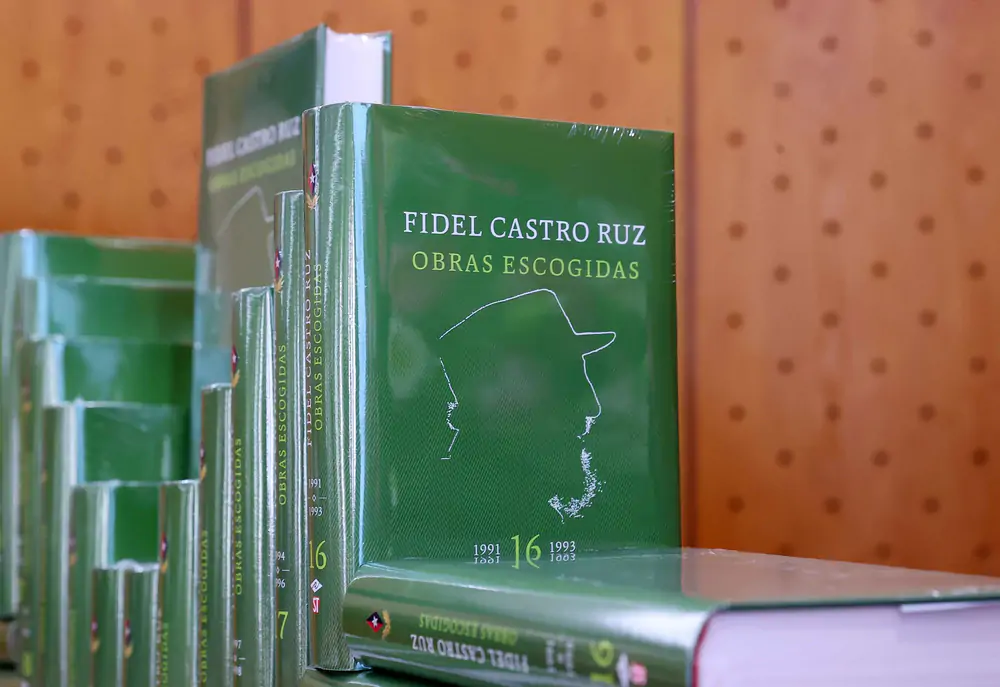 Giới thiệu Bộ sách Tuyển tập các tác phẩm chọn lọc của Tổng Tư lệnh Fidel Castro Ruz - Ảnh 1. Giới thiệu Bộ sách Tuyển tập các tác phẩm chọn lọc của Tổng Tư lệnh Fidel Castro Ruz - Ảnh 1.