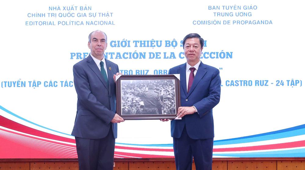 Giới thiệu Bộ sách Tuyển tập các tác phẩm chọn lọc của Tổng Tư lệnh Fidel Castro Ruz - Ảnh 4. Giới thiệu Bộ sách Tuyển tập các tác phẩm chọn lọc của Tổng Tư lệnh Fidel Castro Ruz - Ảnh 4.