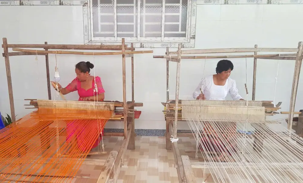 Vì một miền quê đáng sống: Tiếng thoi dệt ở An Cư trong nhịp sống đương đại - Ảnh 1. Vì một miền quê đáng sống: Tiếng thoi dệt ở An Cư trong nhịp sống đương đại - Ảnh 1.