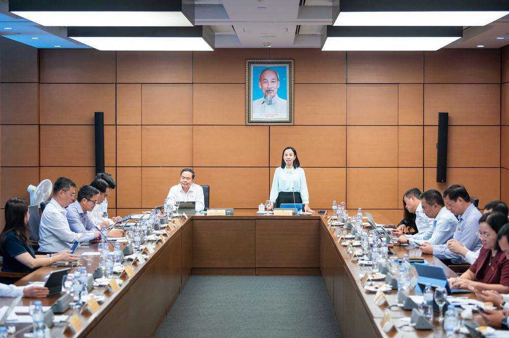 Đại biểu Quốc hội đề nghị bổ sung quy định về AI trong Luật xuất bản - Ảnh 1. Đại biểu Quốc hội đề nghị bổ sung quy định về AI trong Luật xuất bản - Ảnh 1.