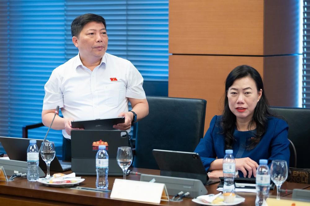 Đại biểu Quốc hội đề nghị bổ sung quy định về AI trong Luật xuất bản - Ảnh 2. Đại biểu Quốc hội đề nghị bổ sung quy định về AI trong Luật xuất bản - Ảnh 2.