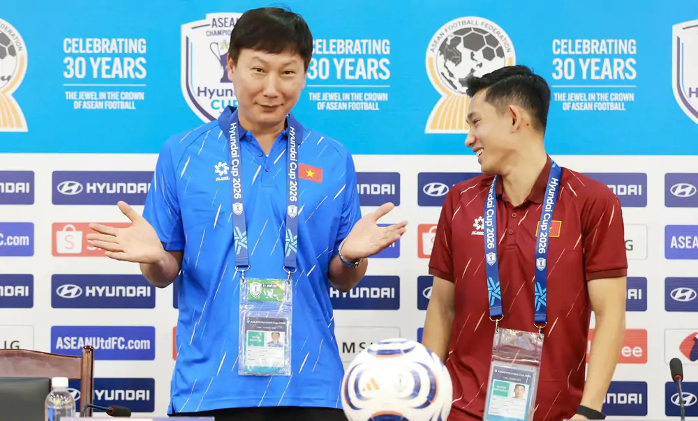 HLV Kim Sang Sik đáp trả cầu thủ Indonesia hạ thấp chiến thắng của tuyển Việt Nam - Ảnh 1. HLV Kim Sang Sik đáp trả cầu thủ Indonesia hạ thấp chiến thắng của tuyển Việt Nam - Ảnh 1.