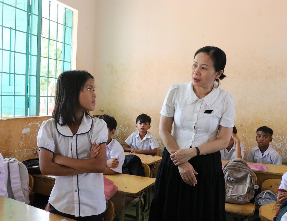 Tháo gỡ vướng mắc trong bổ nhiệm chức danh nghề nghiệp, xếp lương giáo viên - Ảnh 3. Tháo gỡ vướng mắc trong bổ nhiệm chức danh nghề nghiệp, xếp lương giáo viên - Ảnh 3.