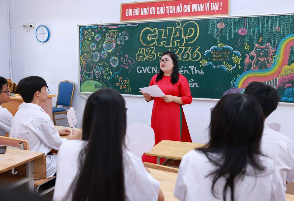 Tháo gỡ vướng mắc trong bổ nhiệm chức danh nghề nghiệp, xếp lương giáo viên - Ảnh 1. Tháo gỡ vướng mắc trong bổ nhiệm chức danh nghề nghiệp, xếp lương giáo viên - Ảnh 1.