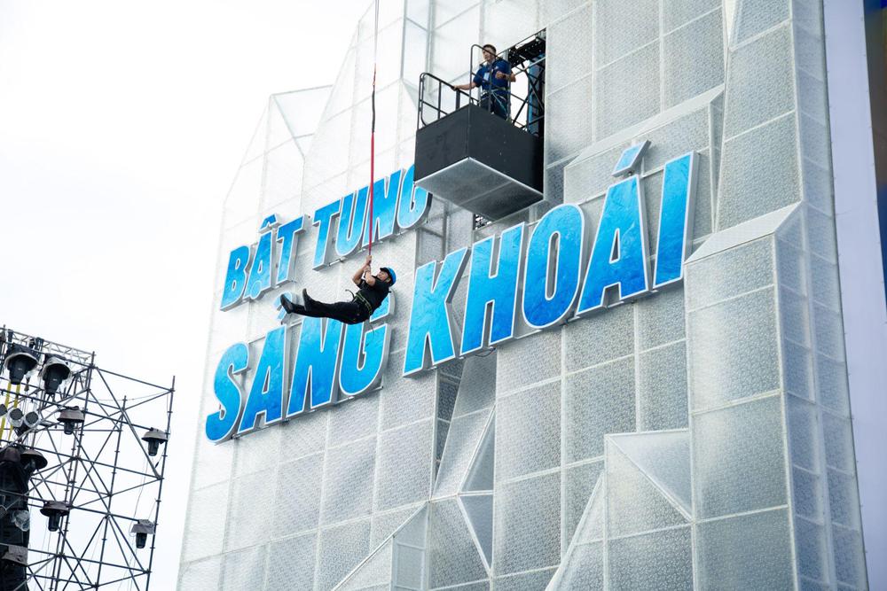Xuất hiện địa điểm nhảy tự do sảng khoái tột đỉnh ngay giữa trung tâm TP.HCM - Ảnh 1. Xuất hiện địa điểm nhảy tự do sảng khoái tột đỉnh ngay giữa trung tâm TP.HCM - Ảnh 1.