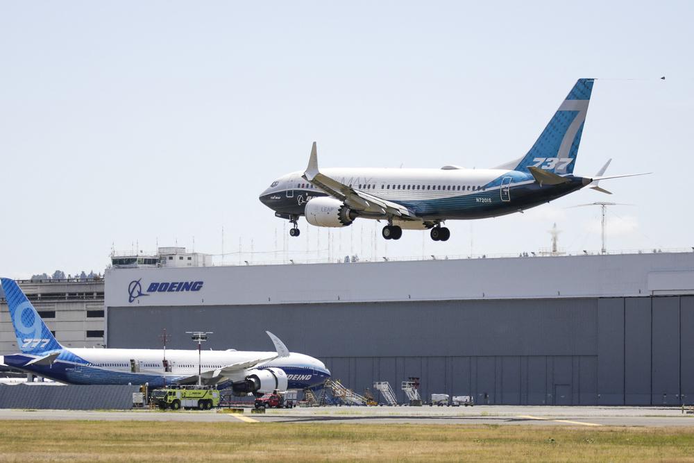 Mỹ kiểm tra gần 500 máy bay Boeing 737 MAX do nguy cơ nứt thân máy bay - Ảnh 1. Mỹ kiểm tra gần 500 máy bay Boeing 737 MAX do nguy cơ nứt thân máy bay - Ảnh 1.