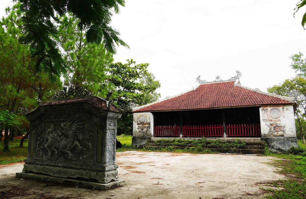 Huế cần sớm tu bổ tôn tạo di tích Võ Miếu - Ảnh 4. Huế cần sớm tu bổ tôn tạo di tích Võ Miếu - Ảnh 4.