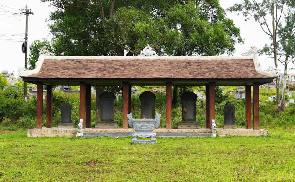 Huế cần sớm tu bổ tôn tạo di tích Võ Miếu - Ảnh 12. Huế cần sớm tu bổ tôn tạo di tích Võ Miếu - Ảnh 12.