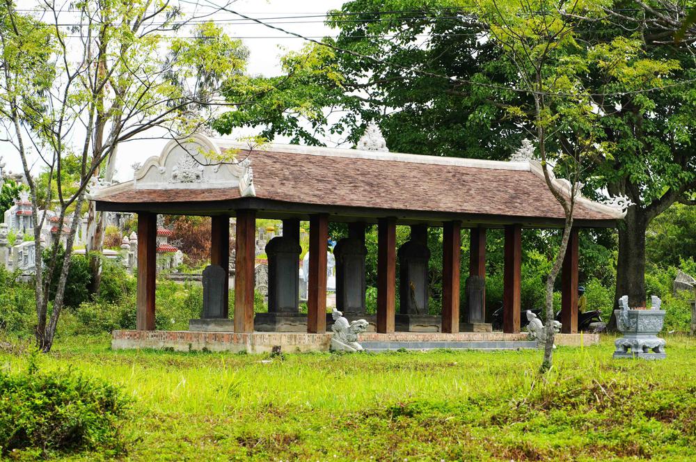 Huế cần sớm tu bổ tôn tạo di tích Võ Miếu - Ảnh 13. Huế cần sớm tu bổ tôn tạo di tích Võ Miếu - Ảnh 13.
