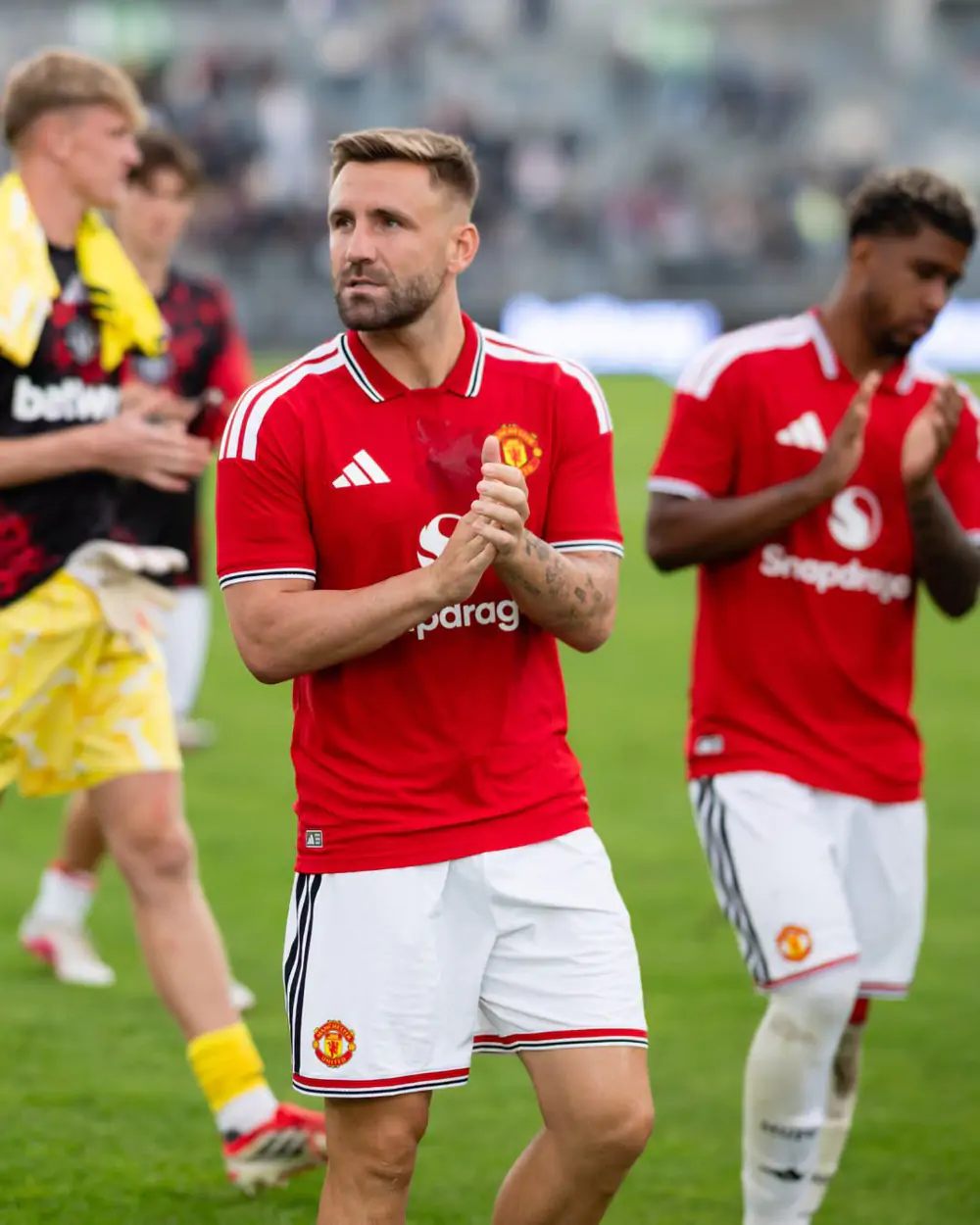 Kết quả giao hữu mùa hè: MU cầm hòa PSG, Bernardo Silva ra mắt Real Madrid - Ảnh 1. Kết quả giao hữu mùa hè: MU cầm hòa PSG, Bernardo Silva ra mắt Real Madrid - Ảnh 1.