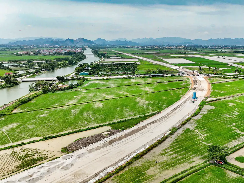 Bí thư Thành ủy Hà Nội thúc tiến độ hai dự án giao thông trọng điểm phía Nam Thủ đô - Ảnh 4. Bí thư Thành ủy Hà Nội thúc tiến độ hai dự án giao thông trọng điểm phía Nam Thủ đô - Ảnh 4.